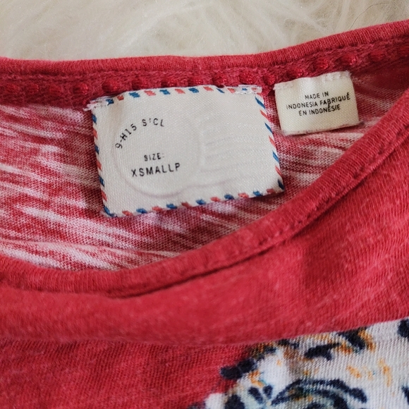 ❤️ Anthropologie postage stamp red multicolored owl top XSP - Picture 3 of 6